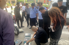 陕西：榆林市市场监督管理局高新分局对流动摊点使用的计量器具进行专项检查