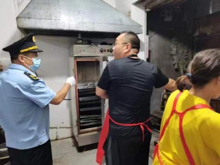 简篇-大荔县市场监管局多措并举严防夏季高温期食品安全风险隐患